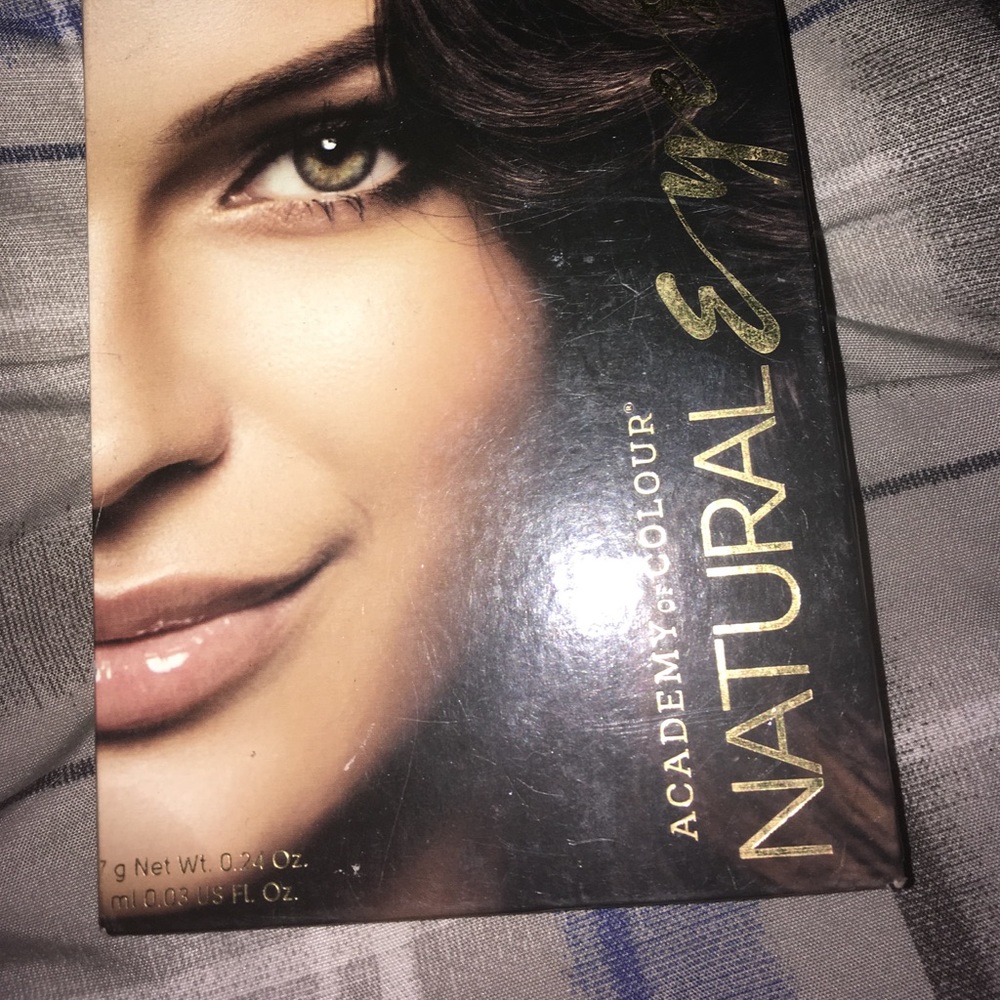 Natural color eyeshadow